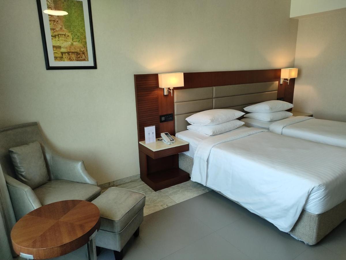 Courtyard By Marriott Madurai Hotel Exterior photo