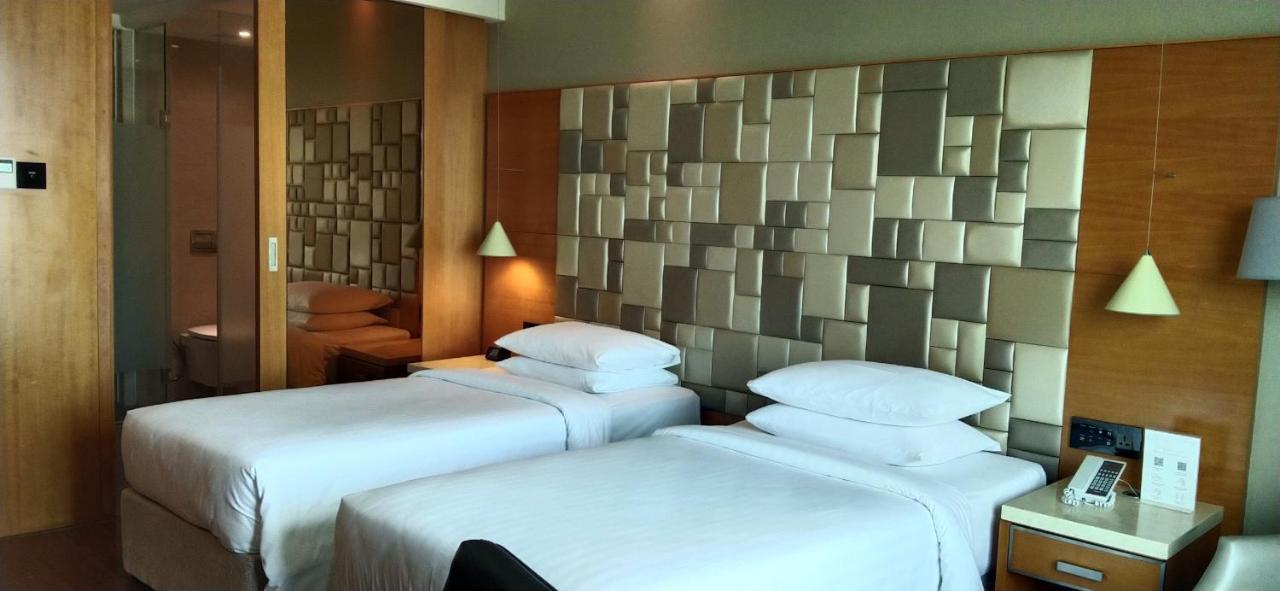 Courtyard By Marriott Madurai Hotel Exterior photo