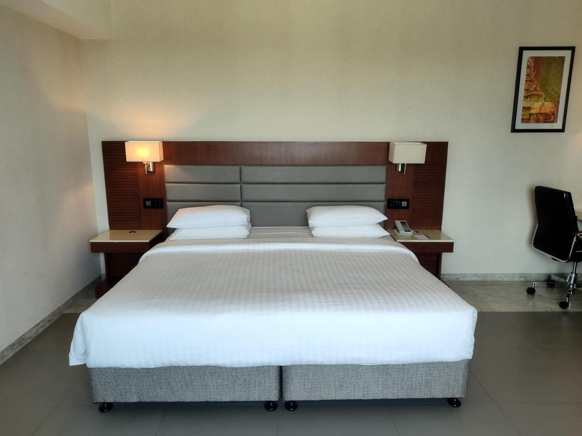 Courtyard By Marriott Madurai Hotel Exterior photo