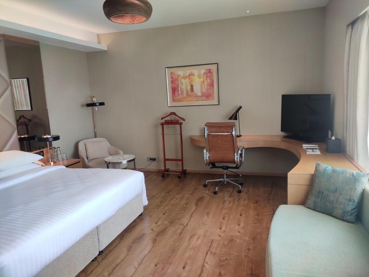 Courtyard By Marriott Madurai Hotel Exterior photo