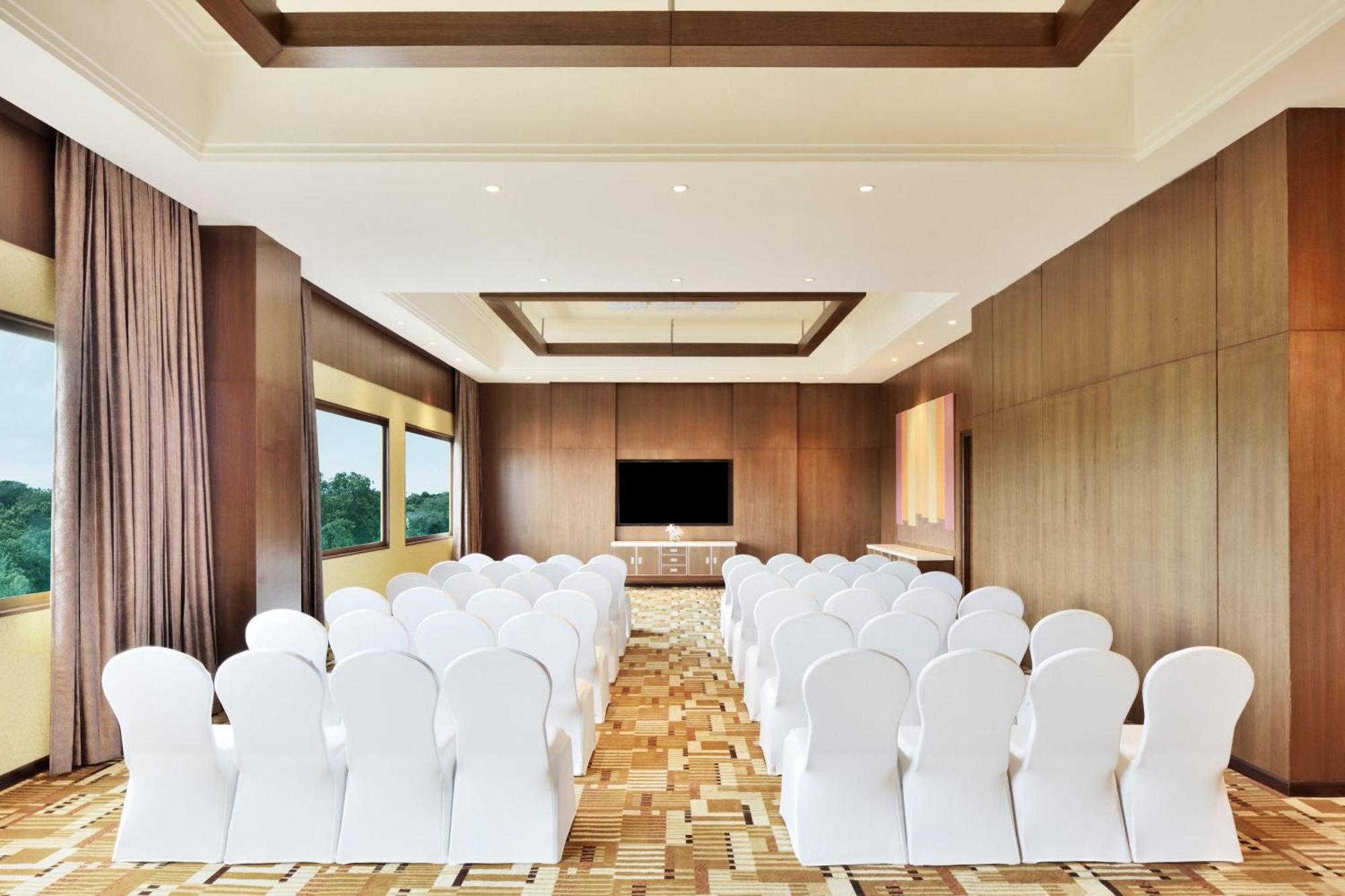Courtyard By Marriott Madurai Hotel Exterior photo