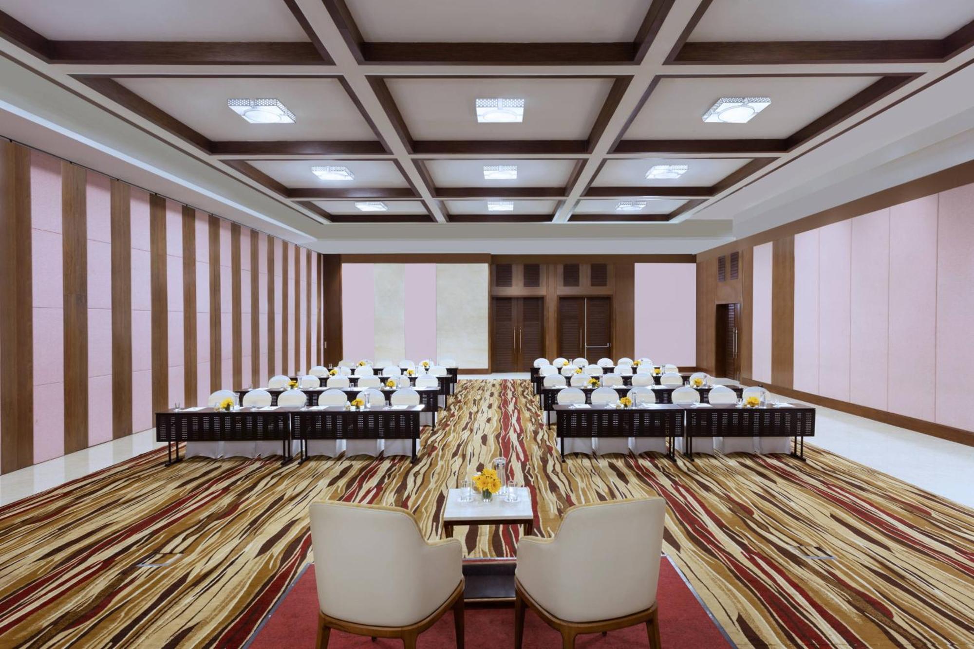 Courtyard By Marriott Madurai Hotel Exterior photo