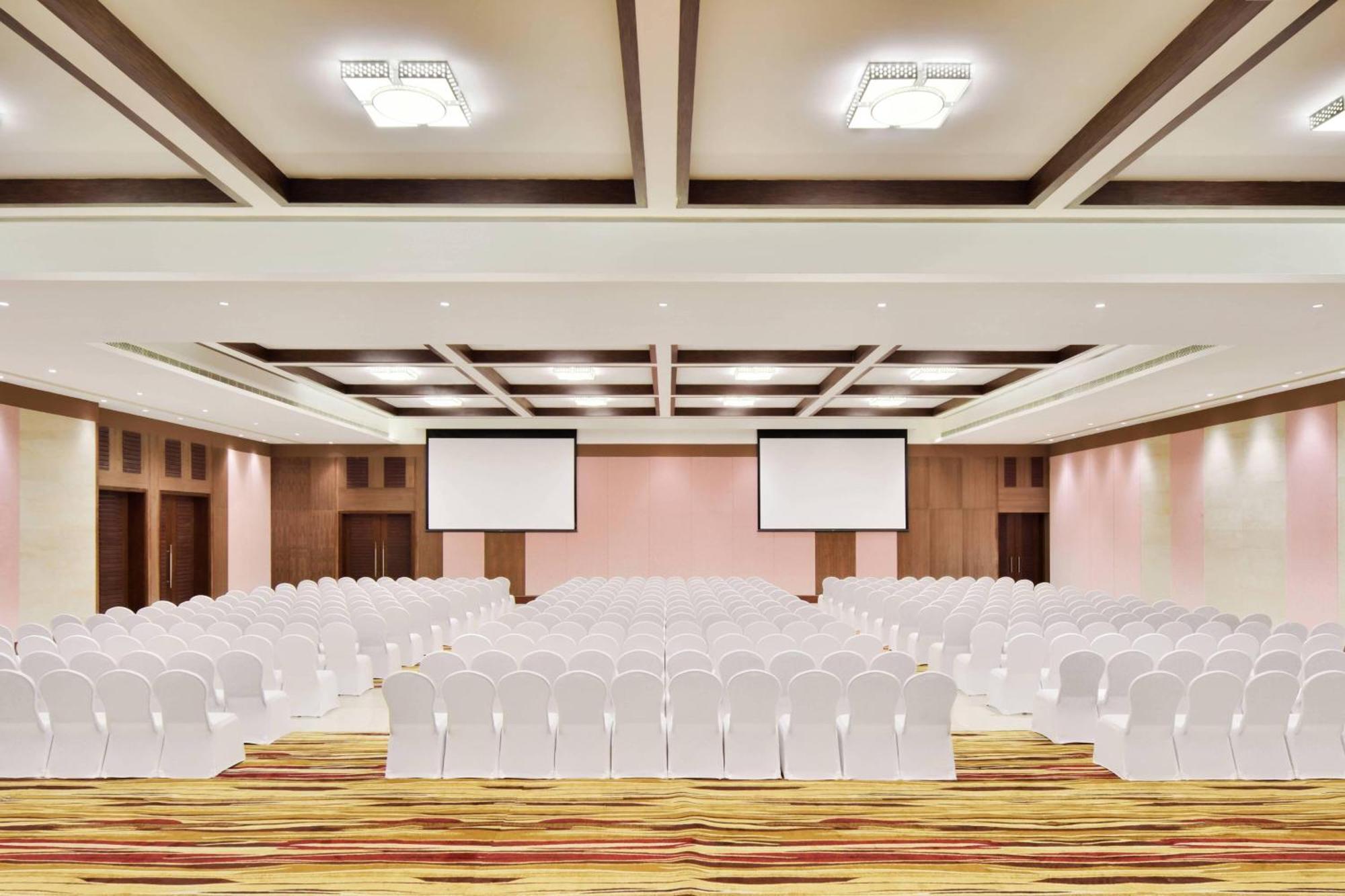 Courtyard By Marriott Madurai Hotel Exterior photo